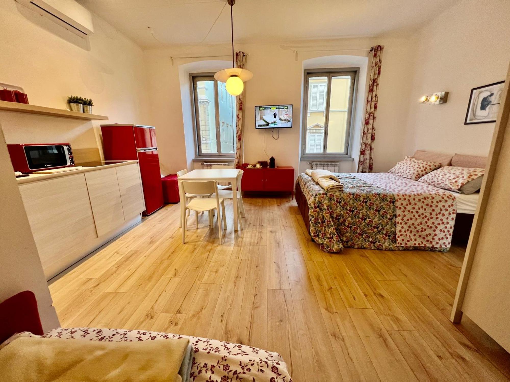 Alla Scalinata Del Teatro Rossetti Confort Suites Parcheggio Trieste Exterior foto